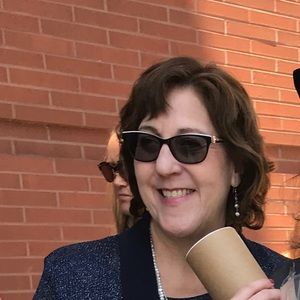 Meet your Posher, Lisa